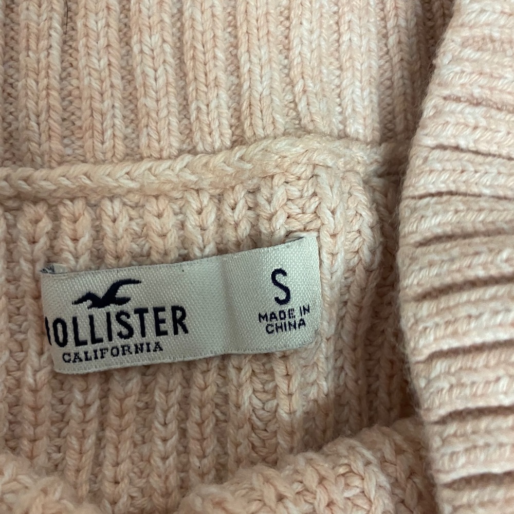 Hollister sweater